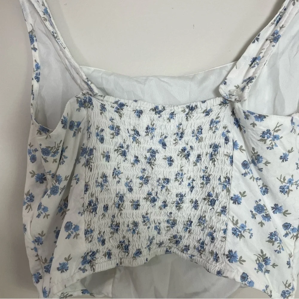 [Hollister] White & Blue Floral Print Cottagecore Coquette Cropped Tank Top - Picture 8 of 9
